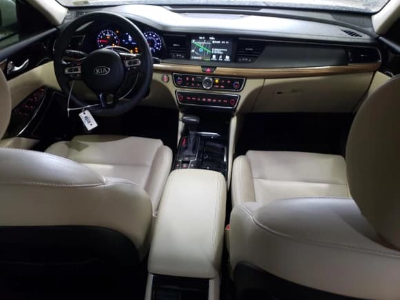 ✅ 2019 Kia Cadenza Technology • VIN: KNALC4J13K5165014 • Lot: 47187125. Listed on Copart with 94,930 mi. Free auction sales archive from the USA and detailed vehicle history report at DreamBid. Image 8.