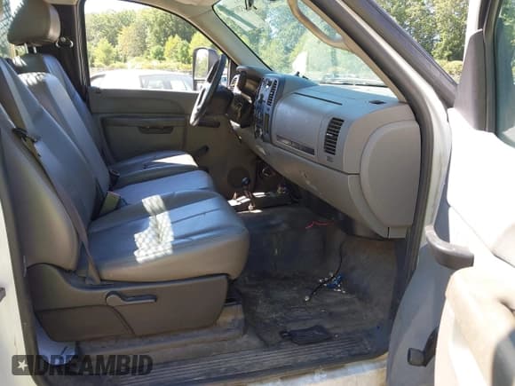 ✅ 2012 Chevrolet Silverado 2500HD Work Truck • VIN: 1GB0KVCG7CZ160946 • Лот: 43201905. Опубликован ранее на IAAI с пробегом 284 358 миль. Бесплатный доступ к архиву аукционных продаж из США и подробный отчёт об истории автомобиля на DreamBid. Изображение 5.