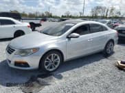 ✅ 2010 Volkswagen CC Luxury • VIN: WVWHN7AN4AE542150 • Лот: 47607245. Опубликован ранее на Copart с пробегом 158 981 миль. Бесплатный доступ к архиву аукционных продаж из США и подробный отчёт об истории автомобиля на DreamBid. Изображение 1.