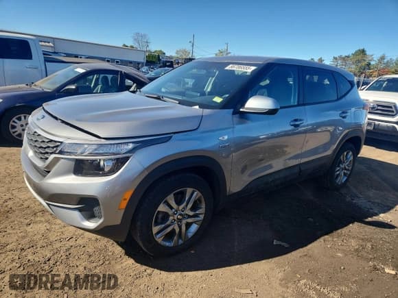 ✅ 2021 Kia Seltos LX • VIN: KNDEPCAA9M7152270 • Lot: 86786555. Listed on Copart with 54,142 mi. Free auction sales archive from the USA and detailed vehicle history report at DreamBid. Image 1.