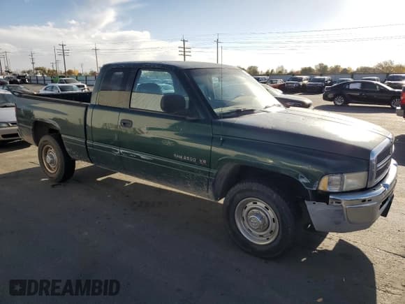 ✅ 1999 Dodge 2500 • VIN: 1B7KC23Z8XJ628799 • Лот: 91405715. Опубликован ранее на Copart с пробегом 98 292 миль. Бесплатный доступ к архиву аукционных продаж из США и подробный отчёт об истории автомобиля на DreamBid. Изображение 4.