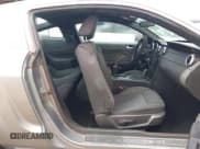 ✅ 2007 Ford Mustang Deluxe • VIN: 1ZVHT80N675263916 • Lot: 42598236. Wystawiony na IAAI z przebiegiem 263 572 mil. Bezpłatny archiwum sprzedaży aukcyjnych z USA i szczegółowy raport historii pojazdu na DreamBid. Zdjęcie 5.