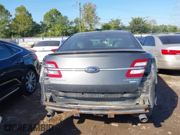 ✅ 2016 Ford Taurus Limited • VIN: 1FAHP2J85GG118051 • Lot: 43328368. Wystawiony na IAAI z przebiegiem 184 012 mil. Bezpłatny archiwum sprzedaży aukcyjnych z USA i szczegółowy raport historii pojazdu na DreamBid. Zdjęcie 17.