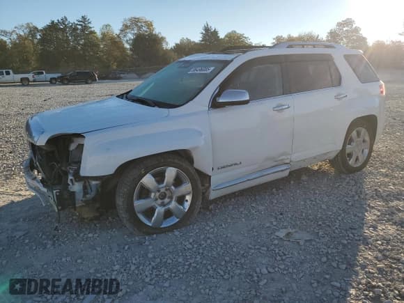 ✅ 2015 GMC Terrain Denali • VIN: 2GKFLZE30F6393155 • Лот: 86496085. Опубликован ранее на Copart с пробегом 109 831 миль. Бесплатный доступ к архиву аукционных продаж из США и подробный отчёт об истории автомобиля на DreamBid. Изображение 1.