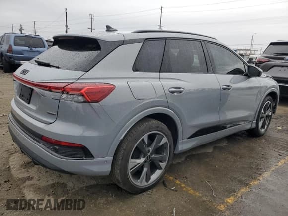 ✅ 2024 Audi Q4 e-tron Premium Plus • VIN: WA1LUBFZ7RP042778 • Лот: 92952195. Опубликован ранее на Copart с пробегом 11 048 миль. Бесплатный доступ к архиву аукционных продаж из США и подробный отчёт об истории автомобиля на DreamBid. Изображение 3.
