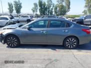 ✅ 2017 Nissan Altima SR • VIN: 1N4AL3AP3HC285110 • Лот: 42258865. Опубликован ранее на IAAI с пробегом 227 124 миль. Бесплатный доступ к архиву аукционных продаж из США и подробный отчёт об истории автомобиля на DreamBid. Изображение 15.