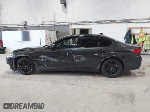 ✅ 2018 BMW 5 Series 530i xDrive • VIN: WBAJA7C50JWA72185 • Lot: 42404293. Listed on IAAI with 56,157 mi. Free auction sales archive from the USA and detailed vehicle history report at DreamBid. Image 14.