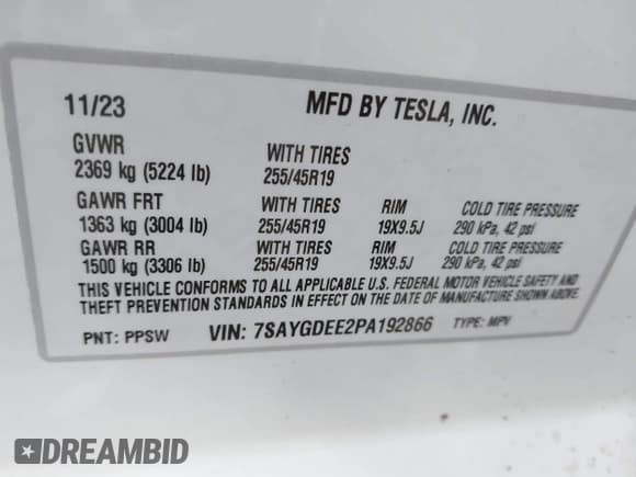 ✅ 2023 Tesla Model Y Long Range • VIN: 7SAYGDEE2PA192866 • Lot: 43584047. Wystawiony na IAAI z przebiegiem 18 086 mil. Bezpłatny archiwum sprzedaży aukcyjnych z USA i szczegółowy raport historii pojazdu na DreamBid. Zdjęcie 9.
