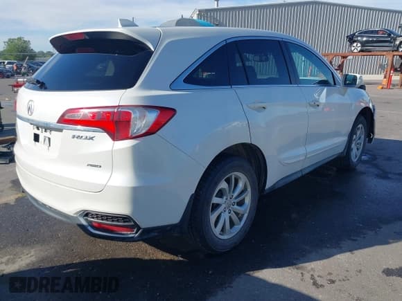 ✅ 2017 Acura RDX • VIN: 5J8TB4H33HL020462 • Lot: 42345279. Wystawiony na IAAI z przebiegiem 111 325 mil. Bezpłatny archiwum sprzedaży aukcyjnych z USA i szczegółowy raport historii pojazdu na DreamBid. Zdjęcie 4.