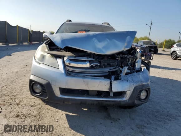 ✅ 2014 Subaru Outback Premium • VIN: 4S4BRCCC6E3218161 • Lot: 81148675. Listed on Copart with 125,841 mi. Free auction sales archive from the USA and detailed vehicle history report at DreamBid. Image 5.