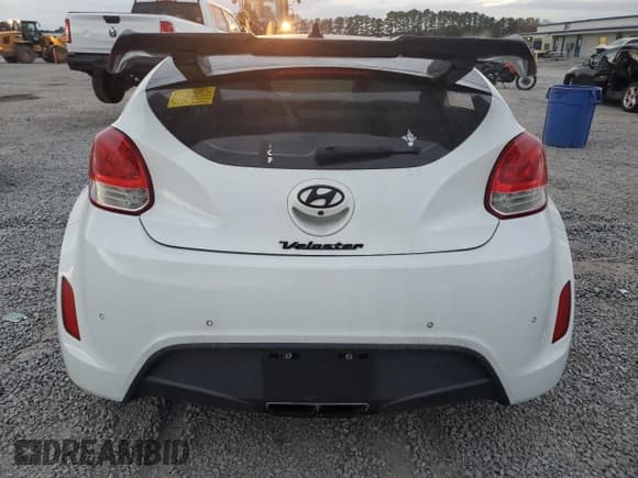 ✅ 2013 Hyundai Veloster w/Gray Int • VIN: KMHTC6AD7DU110031 • Lot: 78895374. Wystawiony na Copart z przebiegiem 145 995 mil. Bezpłatny archiwum sprzedaży aukcyjnych z USA i szczegółowy raport historii pojazdu na DreamBid. Zdjęcie 6.
