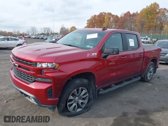✅ 2020 Chevrolet Silverado 1500 RST • VIN: 1GCUYEEL0LZ284112 • Lot: 43647673. Wystawiony na IAAI z przebiegiem 64 977 mil. Bezpłatny archiwum sprzedaży aukcyjnych z USA i szczegółowy raport historii pojazdu na DreamBid. Zdjęcie 2.