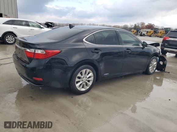 ✅ 2015 Lexus ES 300h • VIN: JTHBW1GG7F2099606 • Lot: 92819235. Wystawiony na Copart z przebiegiem 176 528 mil. Bezpłatny archiwum sprzedaży aukcyjnych z USA i szczegółowy raport historii pojazdu na DreamBid. Zdjęcie 3.