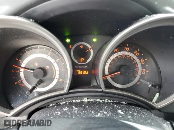 ✅ 2013 Scion tC • VIN: JTKJF5C72D3063171 • Lot: 82695835. Wystawiony na Copart z przebiegiem 95 193 mil. Bezpłatny archiwum sprzedaży aukcyjnych z USA i szczegółowy raport historii pojazdu na DreamBid. Zdjęcie 9.