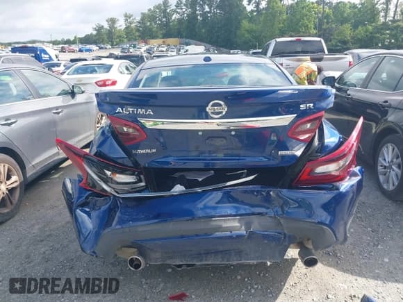 ✅ 2018 Nissan Altima SR • VIN: 1N4AL3AP3JC256969 • Lot: 42534965. Listed on IAAI with 263,298 mi. Free auction sales archive from the USA and detailed vehicle history report at DreamBid. Image 16.