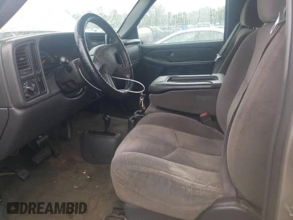 ✅ 2005 Chevrolet Silverado 1500 LS • VIN: 1GCEK19V75E107755 • Lot: 58696125. Wystawiony na Copart z przebiegiem 243 440 mil mil. Skorzystaj z bezpłatnego archiwum sprzedaży aukcyjnych z USA i zobacz szczegółowy raport historii pojazdu na DreamBid. Zdjęcie 7.