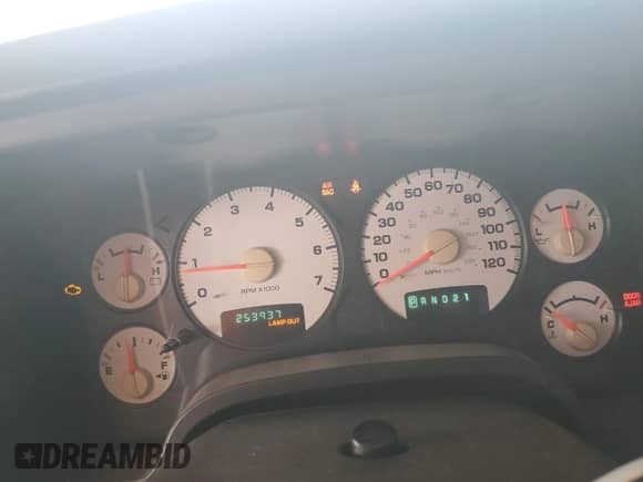 2005 Dodge 1500 SLT с VIN 1D7HU18D34S557540, выставлен на аукционе Copart как лот 66228315 с пробегом 253 937 миль миль и Списание • Salvage title. История ставок и продаж доступна на DreamBid. Изображение 9.