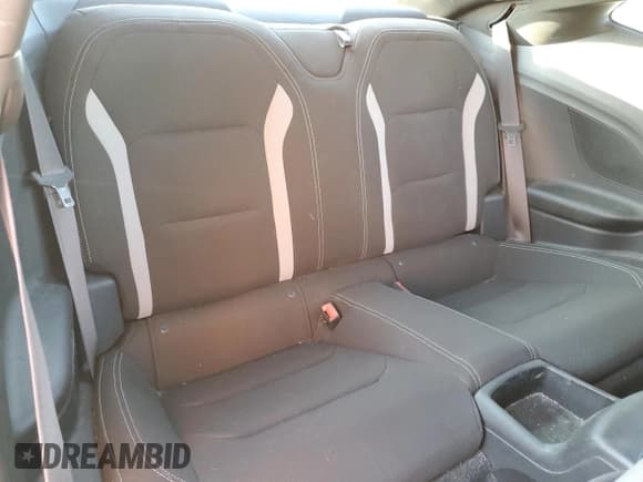 ✅ 2020 Chevrolet Camaro 1LS • VIN: 1G1FA1RX7L0104902 • Lot: 85397525. Wystawiony na Copart z przebiegiem 74 776 mil. Bezpłatny archiwum sprzedaży aukcyjnych z USA i szczegółowy raport historii pojazdu na DreamBid. Zdjęcie 10.