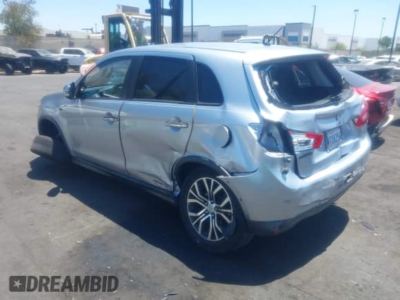✅ 2016 Mitsubishi Outlander ES • VIN: JA4AP3AU6GZ027108 • Lot: 42809478. Wystawiony na IAAI z przebiegiem 47 543 mil. Bezpłatny archiwum sprzedaży aukcyjnych z USA i szczegółowy raport historii pojazdu na DreamBid. Zdjęcie 3.