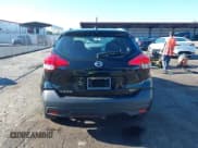 ✅ 2019 Nissan Kicks S • VIN: 3N1CP5CU2KL553004 • Lot: 43137835. Wystawiony na IAAI z przebiegiem 87 220 mil. Bezpłatny archiwum sprzedaży aukcyjnych z USA i szczegółowy raport historii pojazdu na DreamBid. Zdjęcie 16.