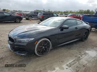 ✅ 2025 BMW 8 Series 840i • VIN: WBAAE2C06SCS36843 • Лот: 76617604. Опубликован ранее на Copart с пробегом 918 миль. Бесплатный доступ к архиву аукционных продаж из США и подробный отчёт об истории автомобиля на DreamBid. Изображение 1.