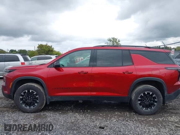 2024 Chevrolet Traverse AWD Z71 with VIN 1GNEVJKS0RJ182972, listed as a IAAI auction lot 43270961 with 20,258 mi miles and . Bid and sale history available at DreamBid. Image 14.