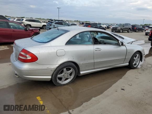 ✅ 2004 Mercedes-Benz CLK 500 • VIN: WDBTJ75J24F118671 • Lot: 50655795. Wystawiony na Copart z przebiegiem 143 620 mil. Bezpłatny archiwum sprzedaży aukcyjnych z USA i szczegółowy raport historii pojazdu na DreamBid. Zdjęcie 3.