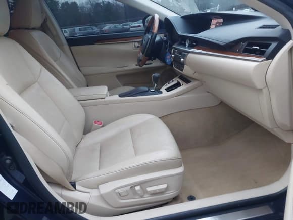 ✅ 2013 Lexus ES 300h • VIN: JTHBW1GG7D2017225 • Lot: 43806976. Wystawiony na IAAI z przebiegiem 184 401 mil. Bezpłatny archiwum sprzedaży aukcyjnych z USA i szczegółowy raport historii pojazdu na DreamBid. Zdjęcie 5.