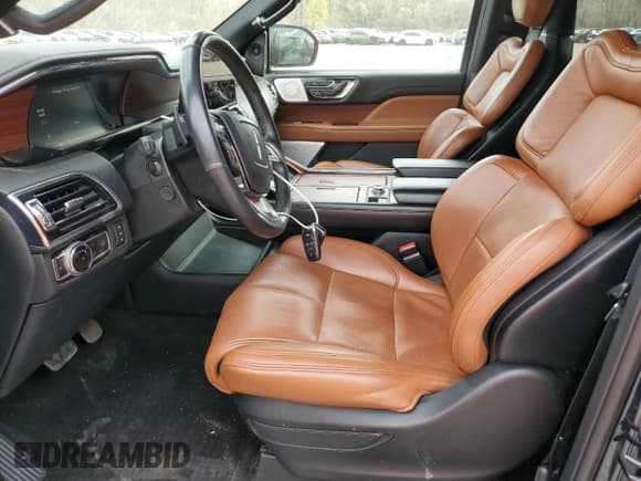 ✅ 2021 Lincoln Navigator Reserve • VIN: 5LMJJ3LT2MEL18762 • Lot: 53667985. Wystawiony na Copart z przebiegiem 59 262 mil. Bezpłatny archiwum sprzedaży aukcyjnych z USA i szczegółowy raport historii pojazdu na DreamBid. Zdjęcie 7.