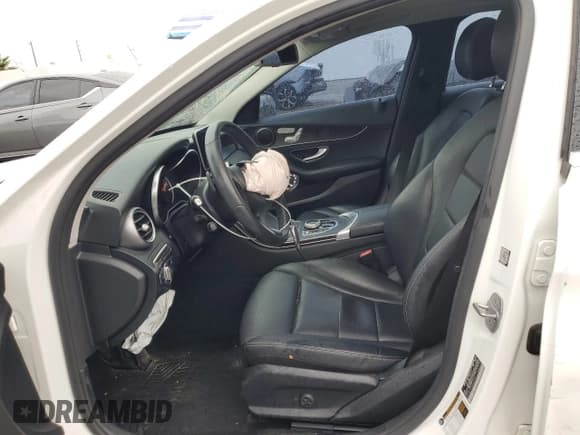 ✅ 2017 Mercedes-Benz C 300 • VIN: WDDWF4KB5HR304016 • Lot: 47482675. Wystawiony na Copart z przebiegiem 76 560 mil. Bezpłatny archiwum sprzedaży aukcyjnych z USA i szczegółowy raport historii pojazdu na DreamBid. Zdjęcie 7.