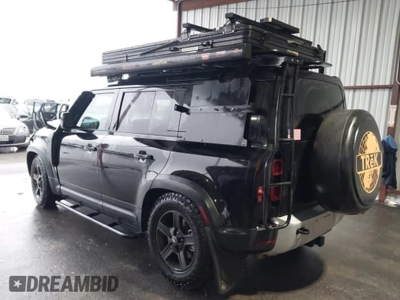 ✅ 2023 Land Rover Defender S • VIN: SALEJ7EX6P2137517 • Lot: 41502561. Wystawiony na IAAI z przebiegiem 13 998 mil. Bezpłatny archiwum sprzedaży aukcyjnych z USA i szczegółowy raport historii pojazdu na DreamBid. Zdjęcie 3.