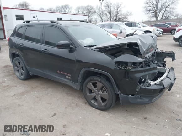 ✅ 2017 Jeep Cherokee Latitude • VIN: 1C4PJLCB5HW535750 • Lot: 41296212. Wystawiony na IAAI z przebiegiem 174 204 mil. Bezpłatny archiwum sprzedaży aukcyjnych z USA i szczegółowy raport historii pojazdu na DreamBid. Zdjęcie 1.