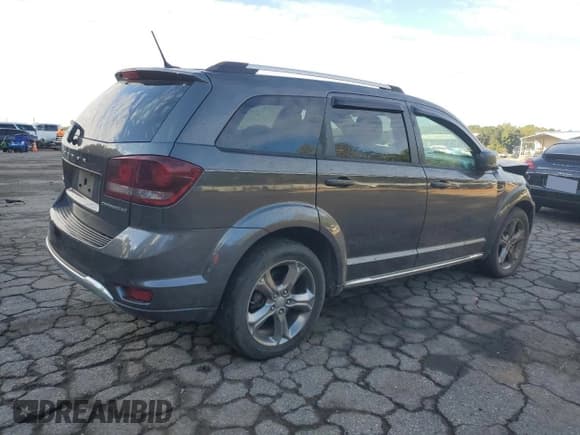 ✅ 2017 Dodge Journey Crossroad Plus • VIN: 3C4PDDGG5HT639079 • Lot: 84478465. Wystawiony na Copart z przebiegiem Nie podano. Bezpłatny archiwum sprzedaży aukcyjnych z USA i szczegółowy raport historii pojazdu na DreamBid. Zdjęcie 3.