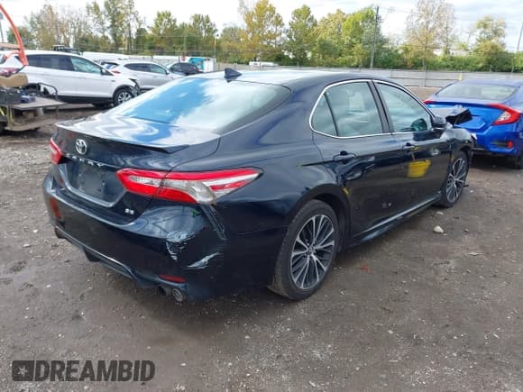 ✅ 2018 Toyota Camry LE • VIN: 4T1B11HK1JU536964 • Lot: 43490060. Listed on IAAI with 161,867 mi. Free auction sales archive from the USA and detailed vehicle history report at DreamBid. Image 4.