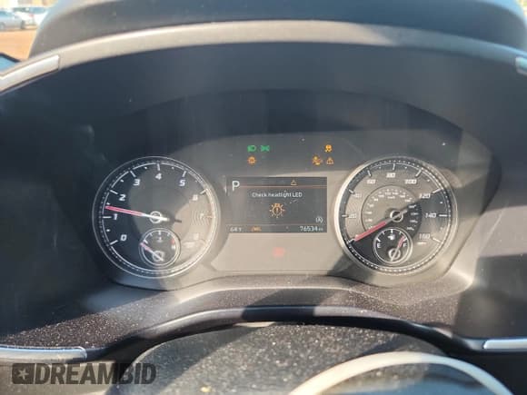 ✅ 2021 Hyundai Santa Fe SE • VIN: 5NMS14AJ2MH359425 • Lot: 82585575. Wystawiony na Copart z przebiegiem 76 534 mil. Bezpłatny archiwum sprzedaży aukcyjnych z USA i szczegółowy raport historii pojazdu na DreamBid. Zdjęcie 9.