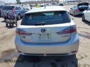 ✅ 2011 Lexus CT 200h • VIN: JTHKD5BH3B2015398 • Lot: 43056775. Wystawiony na IAAI z przebiegiem 157 908 mil. Bezpłatny archiwum sprzedaży aukcyjnych z USA i szczegółowy raport historii pojazdu na DreamBid. Zdjęcie 16.