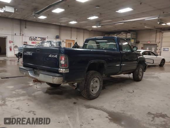 ✅ 2000 Dodge 1500 • VIN: 1B7HF16Y4YS590580 • Лот: 43213855. Размещён на IAAI с пробегом 95 064 миль миль. Получите бесплатный доступ к архиву аукционных продаж из США и посмотрите подробный отчёт об истории автомобиля на DreamBid. Изображение 4.