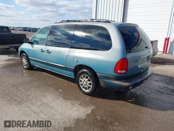 ✅ 1998 Plymouth Voyager Grand SE • VIN: 2P4GP44G4WR654454 • Лот: 41736791. Опубликован ранее на IAAI с пробегом 80 000 миль. Бесплатный доступ к архиву аукционных продаж из США и подробный отчёт об истории автомобиля на DreamBid. Изображение 3.