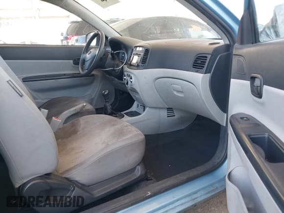 ✅ 2010 Hyundai Accent GS • VIN: KMHCM3AC5AU150929 • Лот: 42647871. Опубликован ранее на IAAI с пробегом 98 446 миль. Бесплатный доступ к архиву аукционных продаж из США и подробный отчёт об истории автомобиля на DreamBid. Изображение 5.