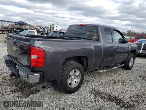 2011 Chevrolet Silverado 1500 LT z VIN 1GCRCSEA3BZ176258, wystawiony jako Copart lot #79695524 z przebiegiem 116 451 mil mil oraz Szkoda całkowita • Salvage title. Historia ofert i sprzedaży dostępna na DreamBid. Obrazek 3.