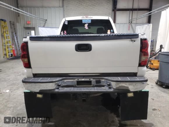 ✅ 2006 Chevrolet Silverado 2500HD Work Truck • VIN: 1GCHC23U36F131515 • Лот: 89382065. Опубликован ранее на Copart с пробегом 276 530 миль. Бесплатный доступ к архиву аукционных продаж из США и подробный отчёт об истории автомобиля на DreamBid. Изображение 6.