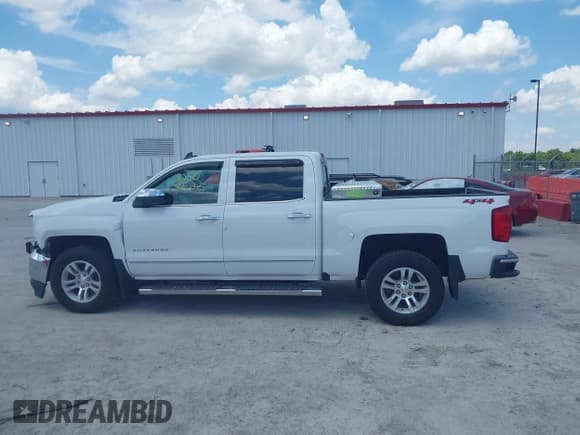 ✅ 2018 Chevrolet Silverado 1500 LTZ • VIN: 3GCUKSEC3JG257256 • Lot: 42608522. Wystawiony na IAAI z przebiegiem 120 212 mil. Bezpłatny archiwum sprzedaży aukcyjnych z USA i szczegółowy raport historii pojazdu na DreamBid. Zdjęcie 15.