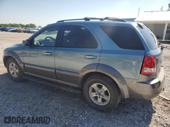 ✅ 2003 Kia Sorento LX • VIN: KNDJC733235055552 • Lot: 56196055. Listed on Copart with 109,995 mi. Free auction sales archive from the USA and detailed vehicle history report at DreamBid. Image 2.