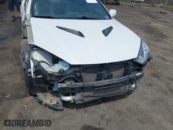 ✅ 2013 Hyundai Genesis Coupe Premium • VIN: KMHHT6KD1DU090069 • Lot: 42094630. Wystawiony na IAAI z przebiegiem 86 294 mil. Bezpłatny archiwum sprzedaży aukcyjnych z USA i szczegółowy raport historii pojazdu na DreamBid. Zdjęcie 6.