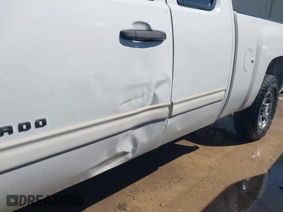 ✅ 2011 Chevrolet Silverado 1500 LT • VIN: 1GCRCSEA2BZ456432 • Lot: 43600223. Listed on IAAI with 253,664 mi. Free auction sales archive from the USA and detailed vehicle history report at DreamBid. Image 6.