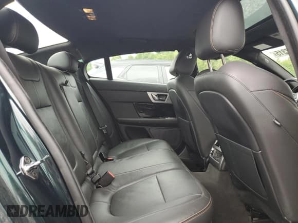 ✅ 2015 Jaguar XF Portfolio • VIN: SAJWJ0FF9F8U72289 • Lot: 58317315. Listed on Copart with 23,518 mi. Free auction sales archive from the USA and detailed vehicle history report at DreamBid. Image 10.