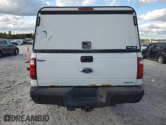 ✅ 2015 Ford F-250 XLT • VIN: 1FT7X2B60FEA46026 • Lot: 70583225. Wystawiony na Copart z przebiegiem 233 005 mil. Bezpłatny archiwum sprzedaży aukcyjnych z USA i szczegółowy raport historii pojazdu na DreamBid. Zdjęcie 6.