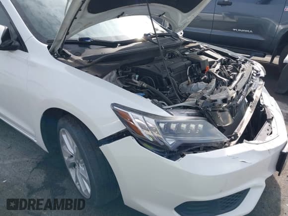 ✅ 2018 Acura ILX Premium • VIN: 19UDE2F76JA007762 • Lot: 41462381. Wystawiony na IAAI z przebiegiem 27 568 mil. Bezpłatny archiwum sprzedaży aukcyjnych z USA i szczegółowy raport historii pojazdu na DreamBid. Zdjęcie 18.