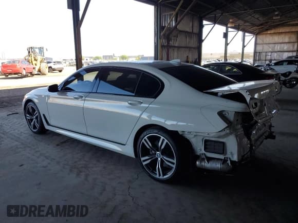 ✅ 2019 BMW 7 Series 740i • VIN: WBA7E2C54KB217199 • Лот: 57178915. Опубликован ранее на Copart с пробегом 75 781 миль. Бесплатный доступ к архиву аукционных продаж из США и подробный отчёт об истории автомобиля на DreamBid. Изображение 2.