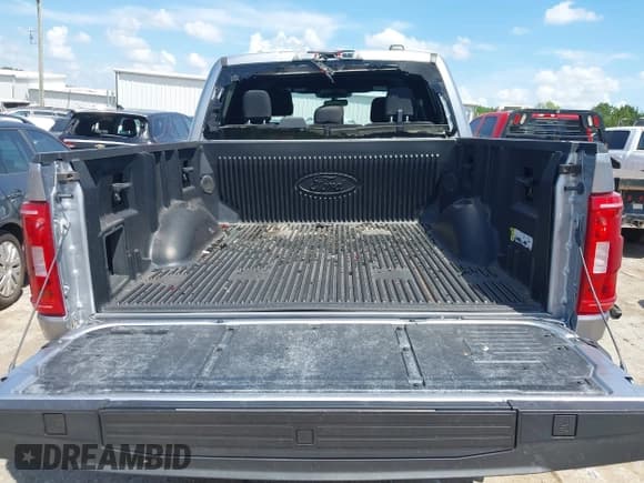 ✅ 2022 Ford F-150 XL • VIN: 1FTEW1EP2NFA69535 • Lot: 42564846. Listed on IAAI with 47,701 mi. Free auction sales archive from the USA and detailed vehicle history report at DreamBid. Image 17.